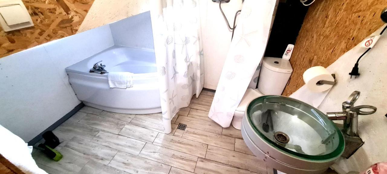 Sub Hel. Budzetowe Pokoje W Domu Z Basenem. Wokol Domu Tylko Natura. Balkon Zbyteczny. Exterior photo