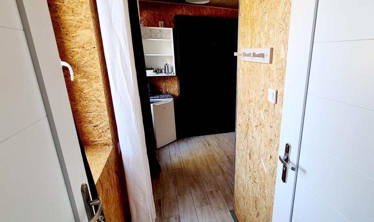 Sub Hel. Budzetowe Pokoje W Domu Z Basenem. Wokol Domu Tylko Natura. Balkon Zbyteczny. Exterior photo